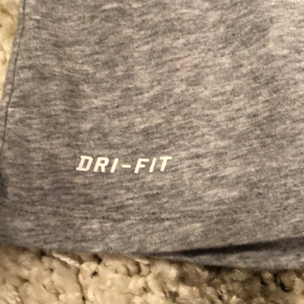 The Nike Tee - Picture 2 of 5